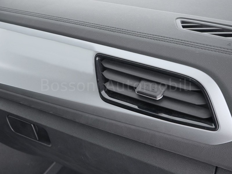 19 - Volkswagen T-Roc 2.0 tdi scr 150cv life dsg