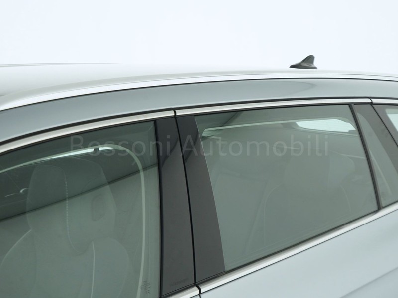 37 - Volkswagen Passat 2.0 tdi scr evo 150cv business dsg