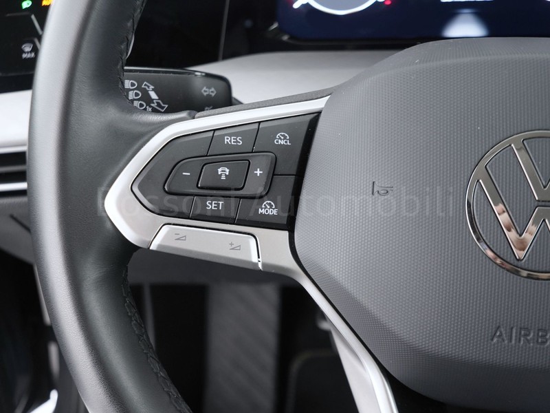 25 - Volkswagen Golf 2.0 tdi scr 115cv life