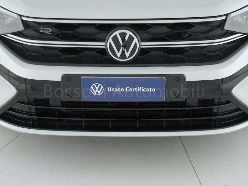 13 - Volkswagen Taigo 1.0 tsi 115cv r-line