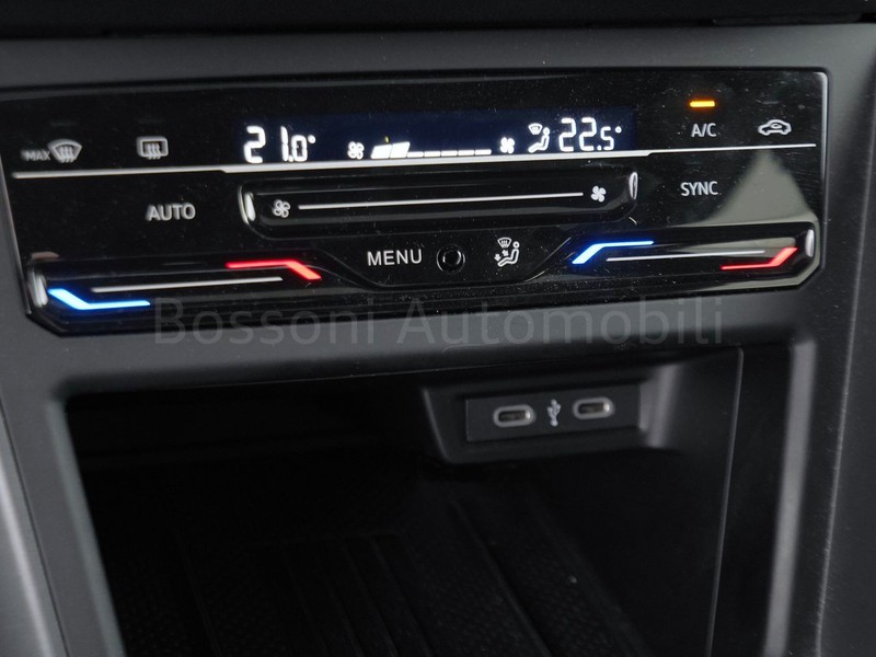 25 - Volkswagen Taigo 1.0 tsi 115cv r-line