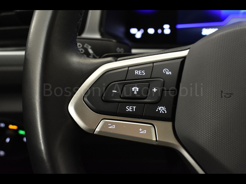 19 - Volkswagen T-Roc 1.5 tsi act life dsg