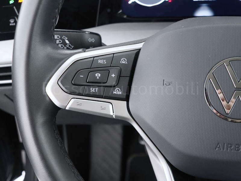 25 - Volkswagen Golf 2.0 tdi scr 115cv life