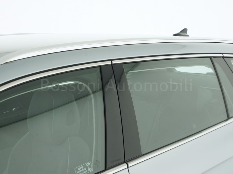 37 - Volkswagen Passat 2.0 tdi scr evo 150cv business dsg