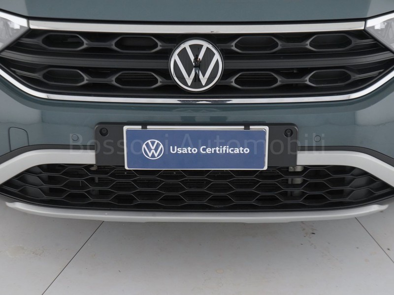 13 - Volkswagen T-Roc 1.5 tsi act life dsg