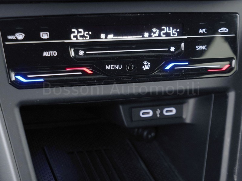 25 - Volkswagen Taigo 1.0 tsi 115cv r-line