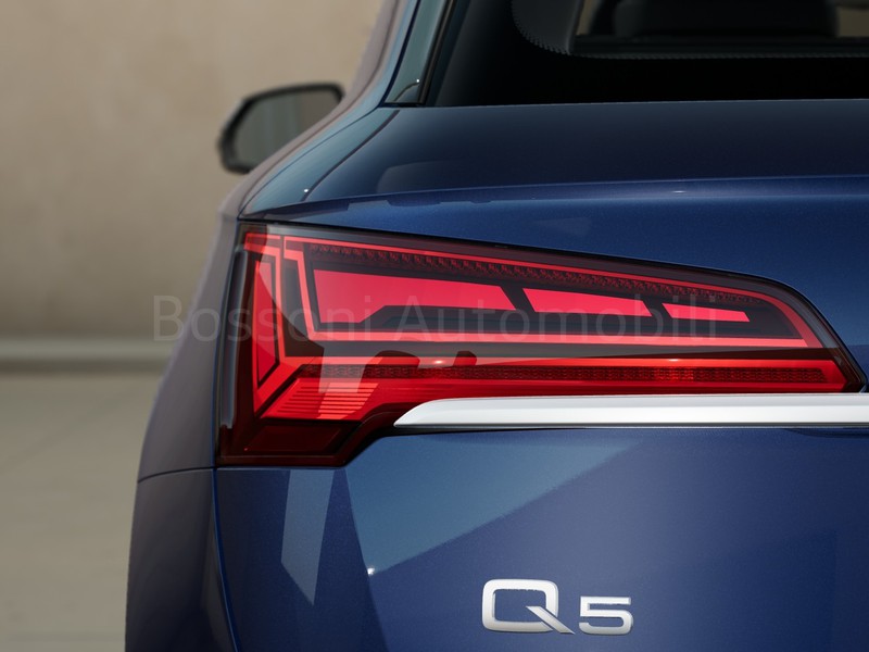 7 - Audi Q5 40 2.0 tfsi mhev 12v s line quattro s tronic