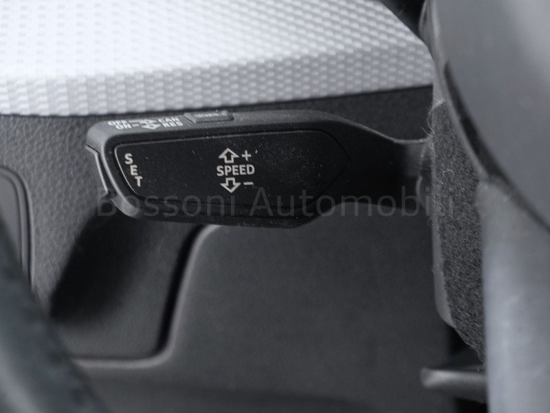 25 - Audi Q2 35 2.0 tdi identity black quattro s tronic