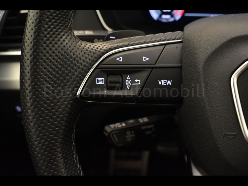 19 - Audi Q5 sportback 40 2.0 tdi mhev 12v s line plus quattro s tronic