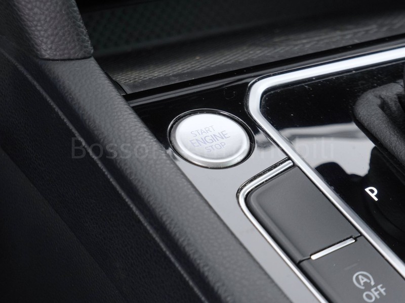 25 - Volkswagen Passat variant 2.0 tdi scr evo 150cv executive dsg