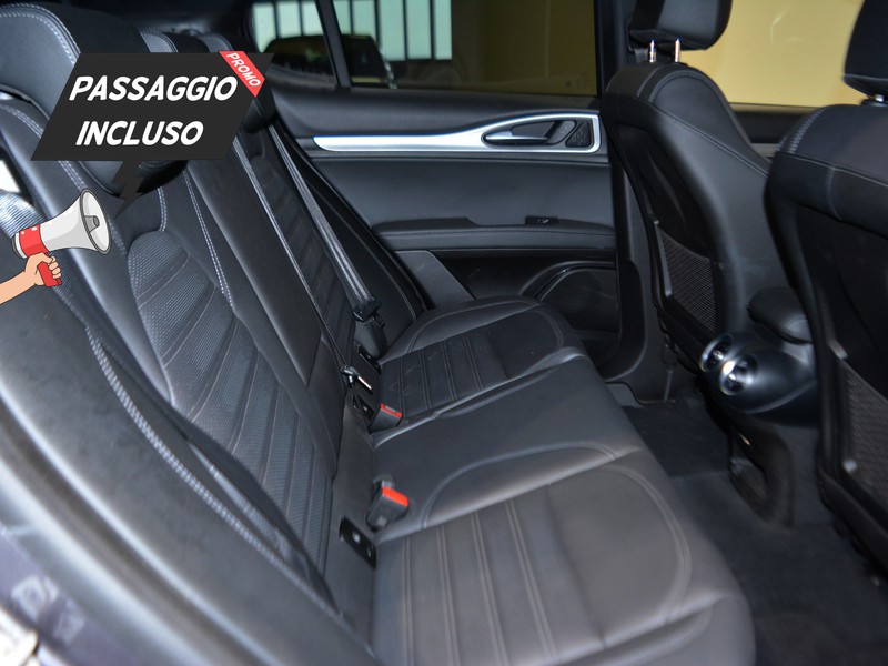 7 - Alfa Romeo Stelvio 2.2 turbo 210cv veloce q4 at8