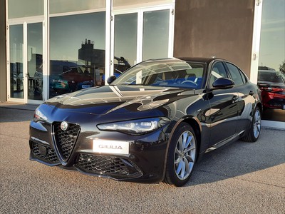 Alfa Romeo Giulia 2.2 turbo 160cv sprint at8