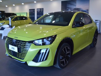 Peugeot 208 1.2 hybrid 48v 110cv gt e-dcs6