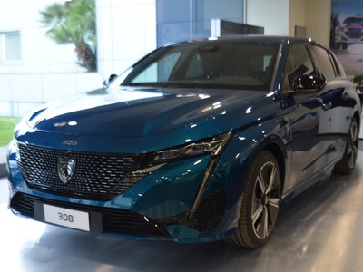 Peugeot 308 1.2 hybrid 136cv gt e-dcs6