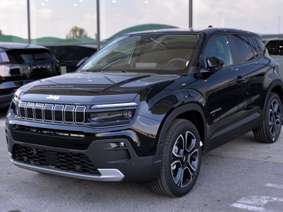 Jeep Avenger 1.2 turbo e-hybrid mhev 110cv summit fwd edct6