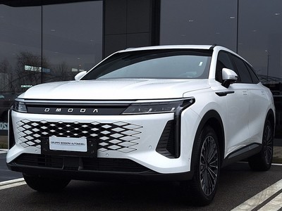 Omoda 9 PHEV 1.5TGDI - Trazione AWD DHT3 Premium (AWD) - Interni Rosso