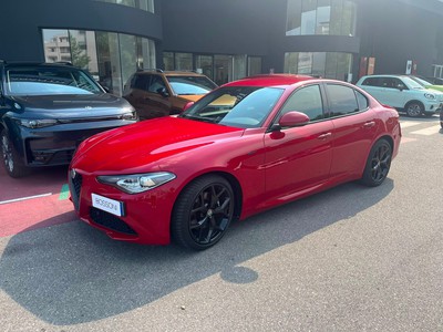 Alfa Romeo Giulia 2.2 turbo 160cv sprint at8