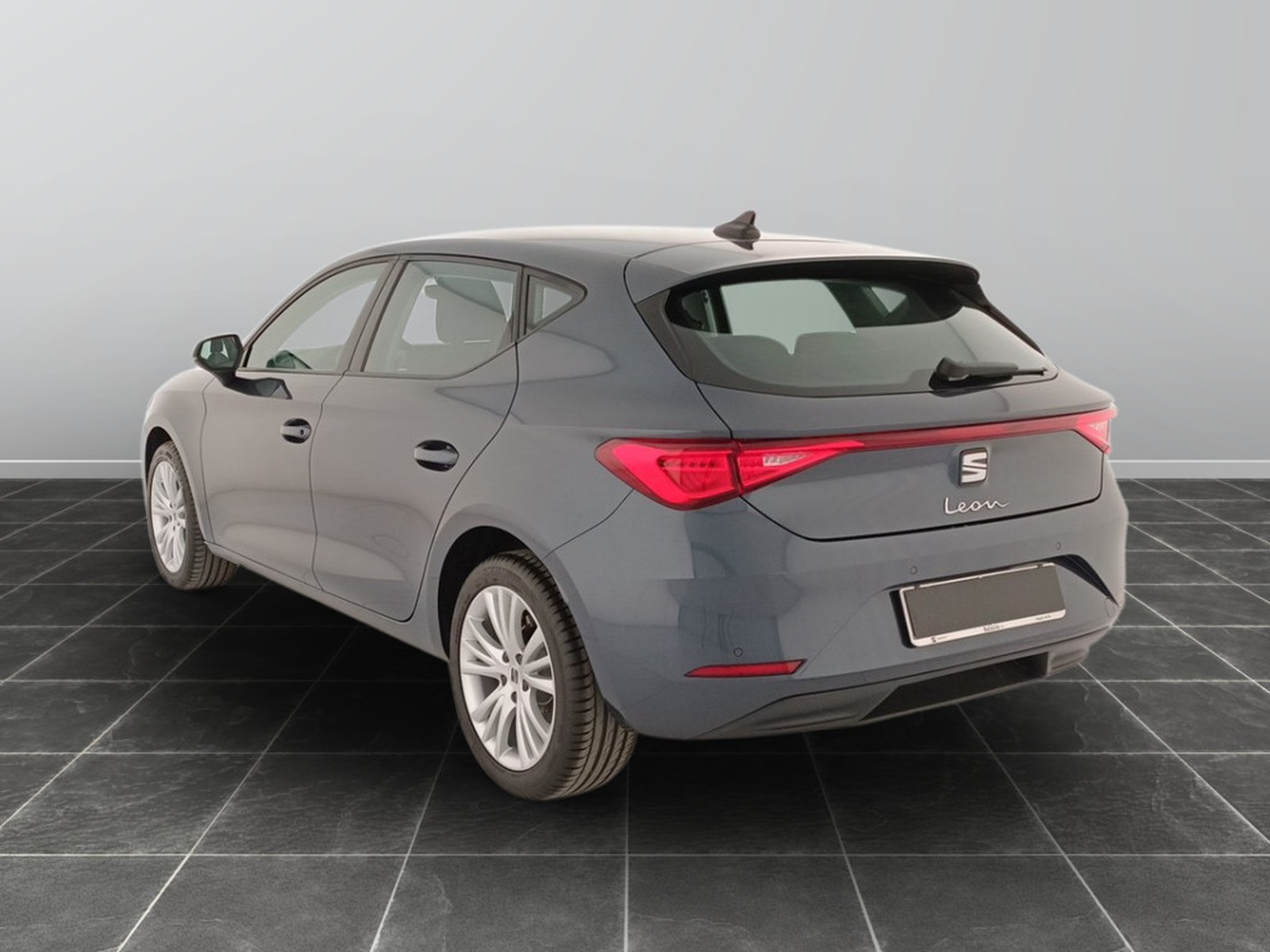 4 - Seat Leon 1.0 etsi 110cv style dsg