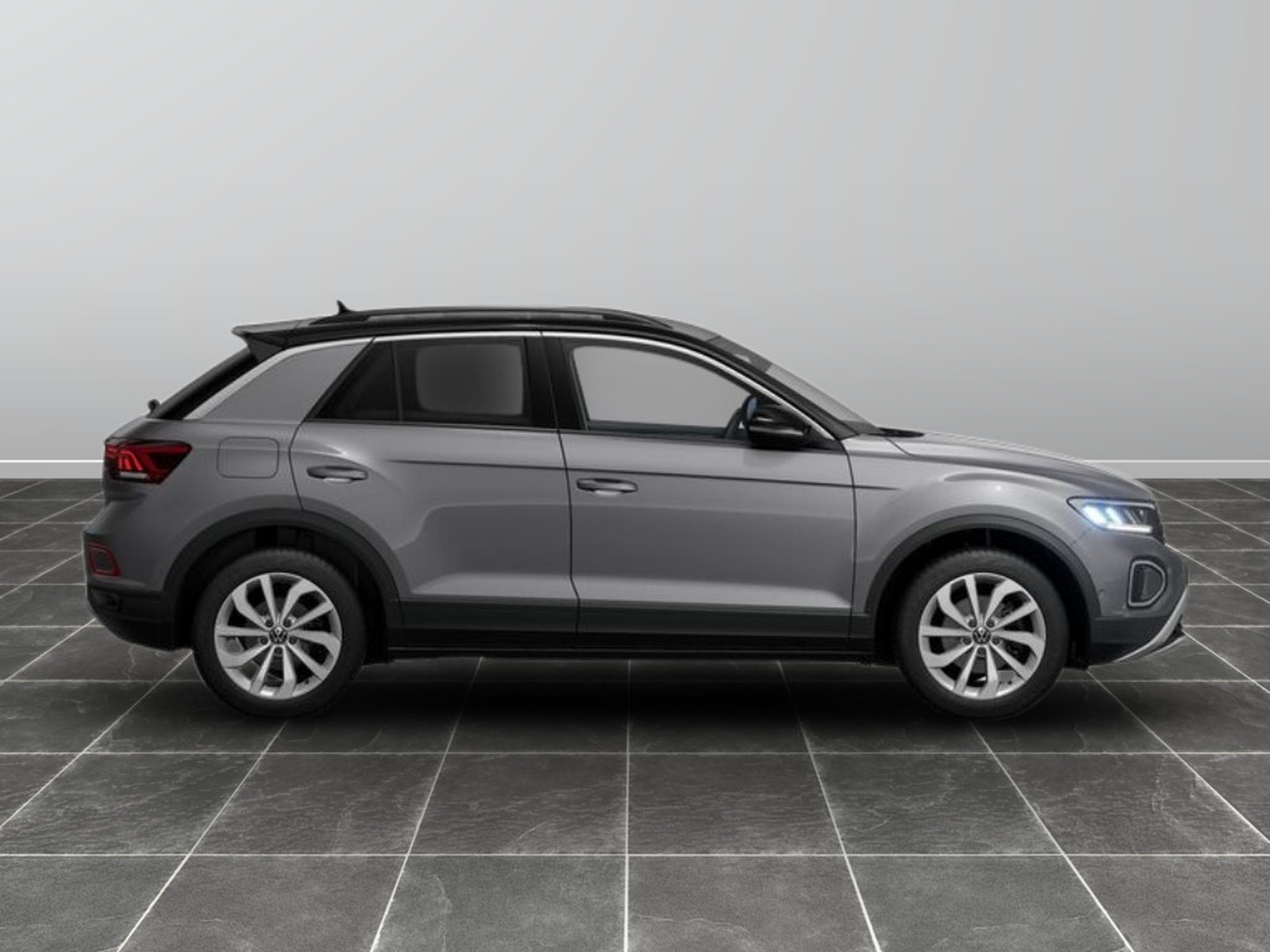 4 - Volkswagen T-Roc 1.5 tsi act edition plus dsg