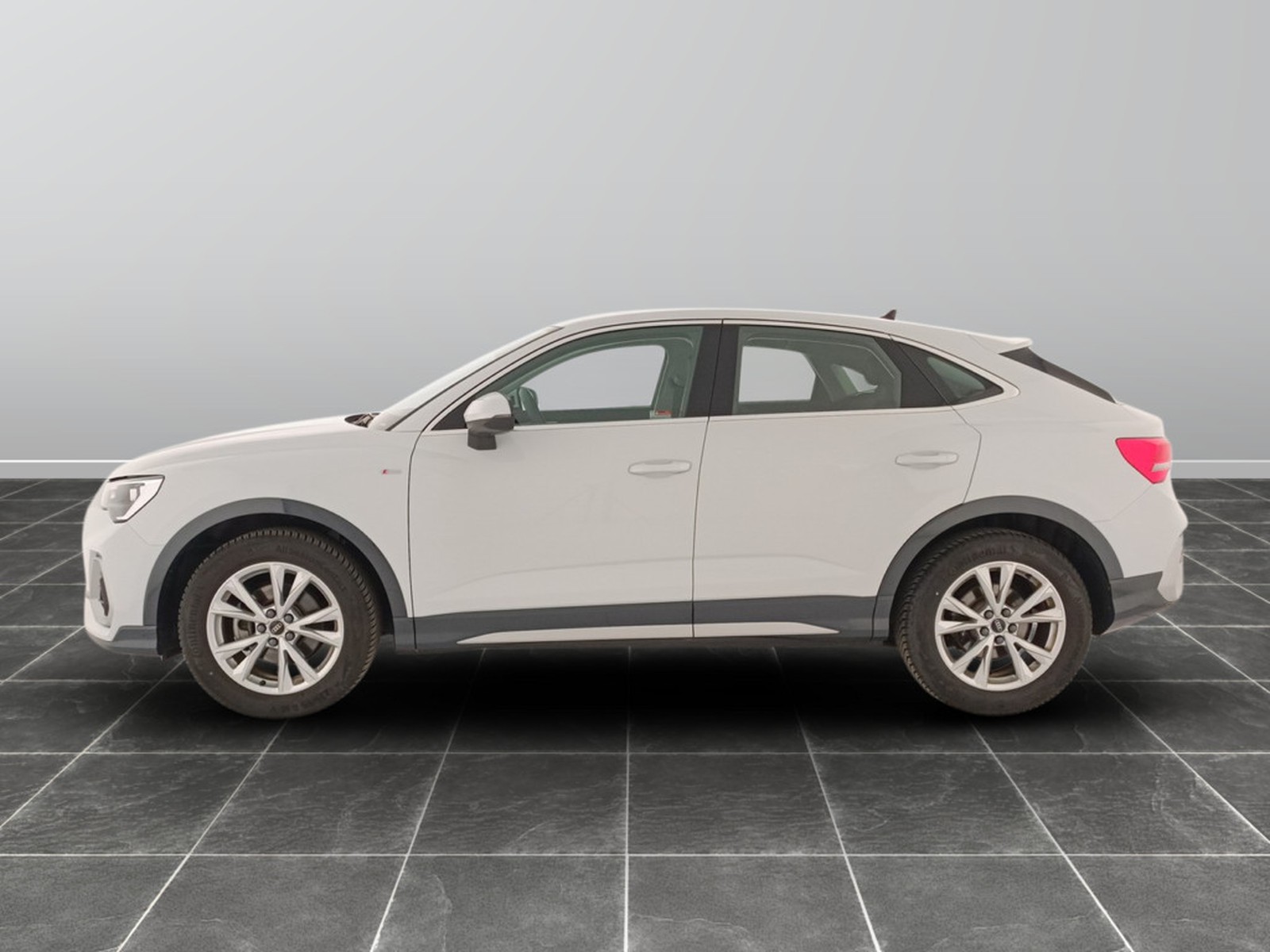 3 - Audi Q3 sportback 35 2.0 tdi s line edition s tronic