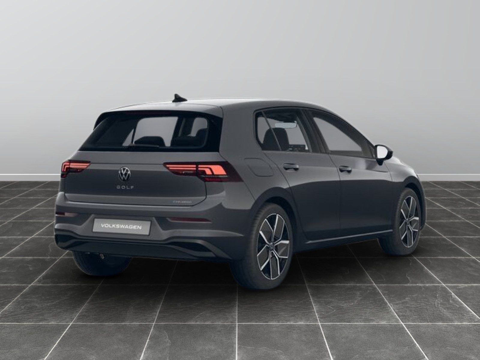 6 - Volkswagen Golf 1.5 tsi ehybrid 204cv life dsg