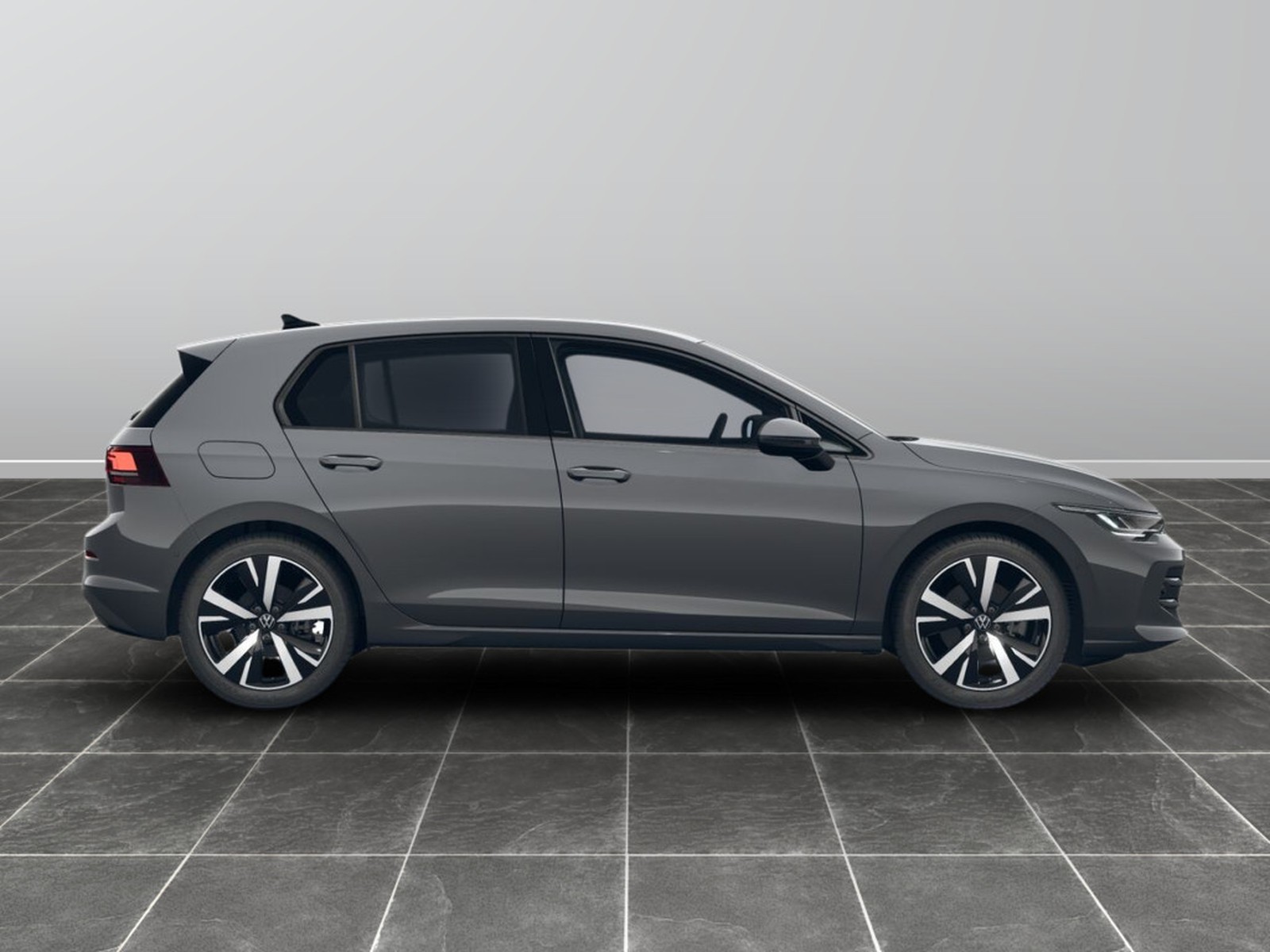 6 - Volkswagen Golf 1.5 tsi ehybrid 204cv life dsg