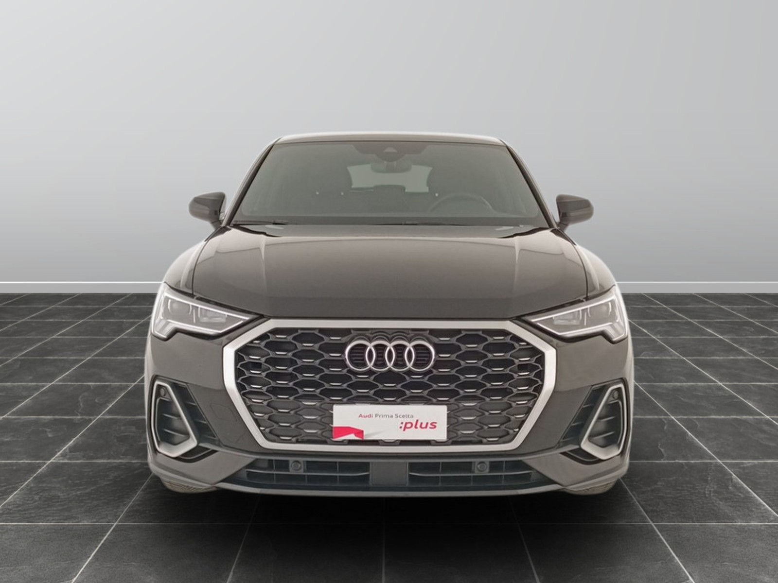 2 - Audi Q3 sportback 35 2.0 tdi s line edition s tronic