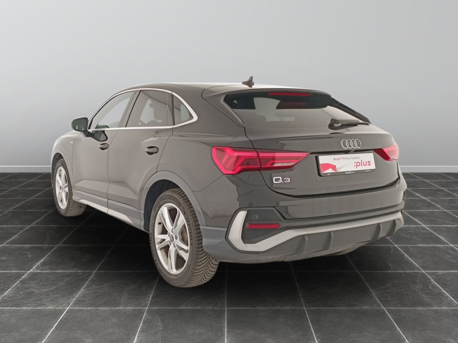 4 - Audi Q3 sportback 35 2.0 tdi s line edition s tronic