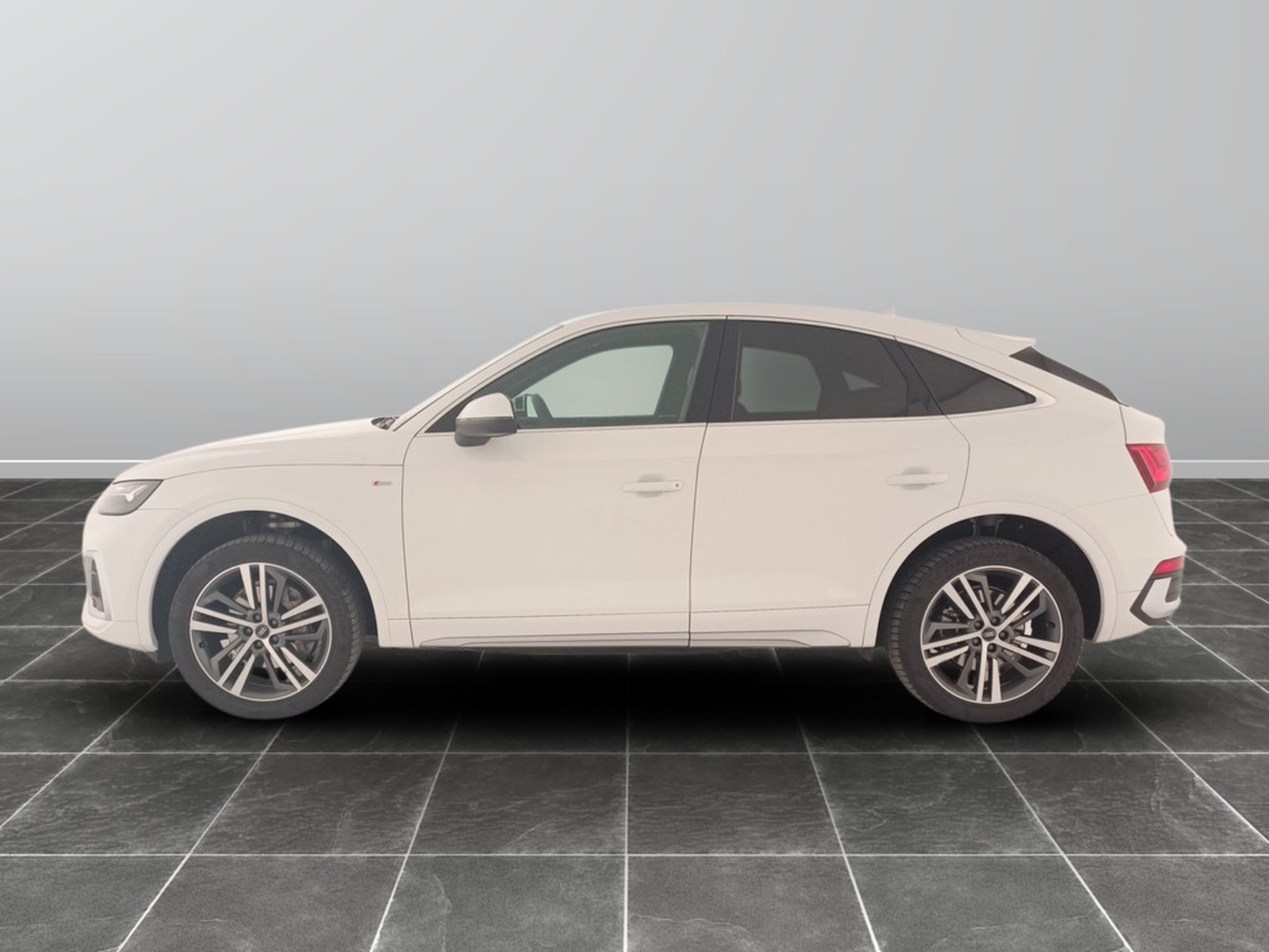 3 - Audi Q5 sportback 40 2.0 tdi mhev 12v s line plus quattro s tronic