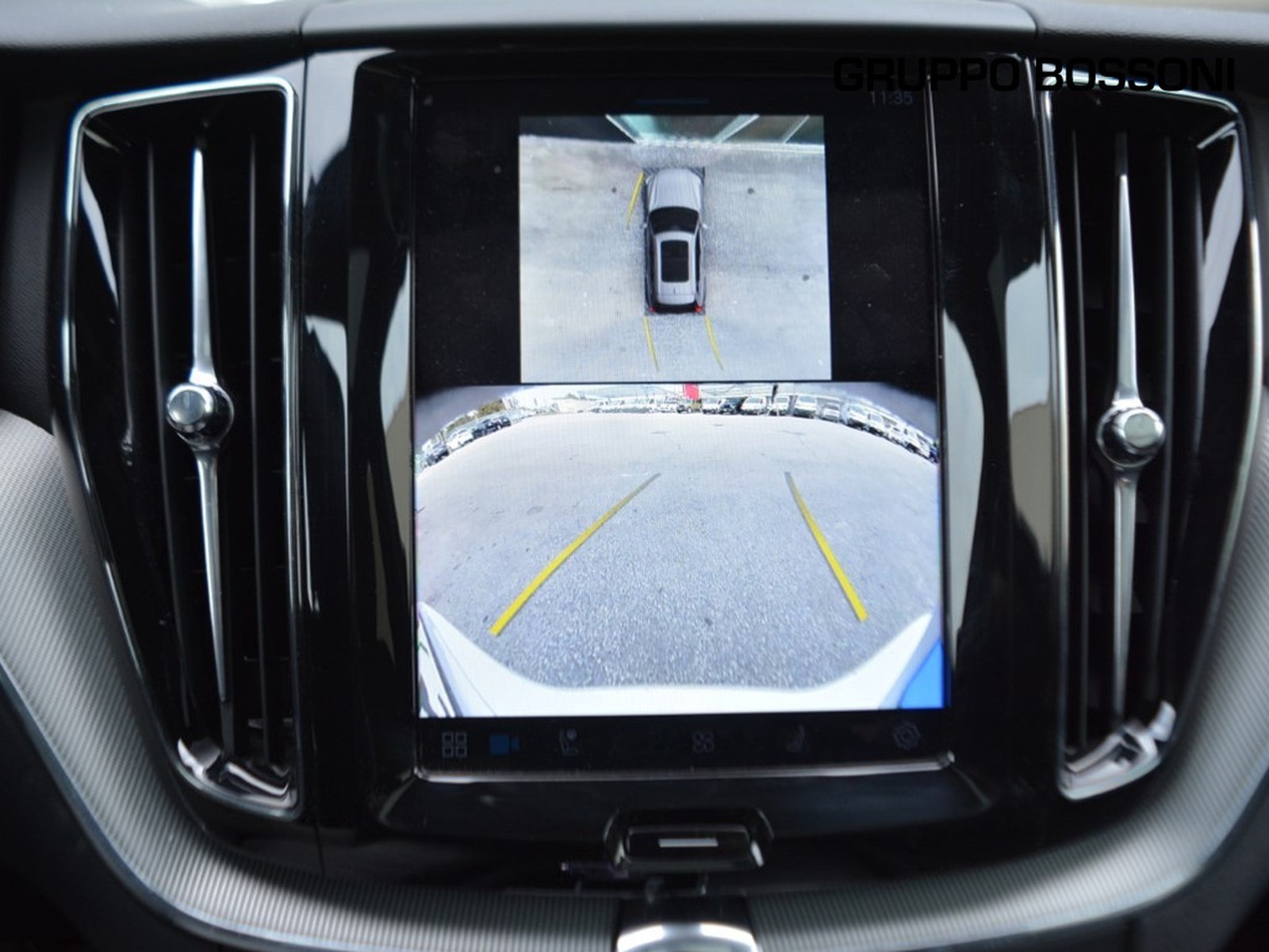 21 - Volvo XC60 2.0 t6 plug-in hybrid plus dark awd automatico