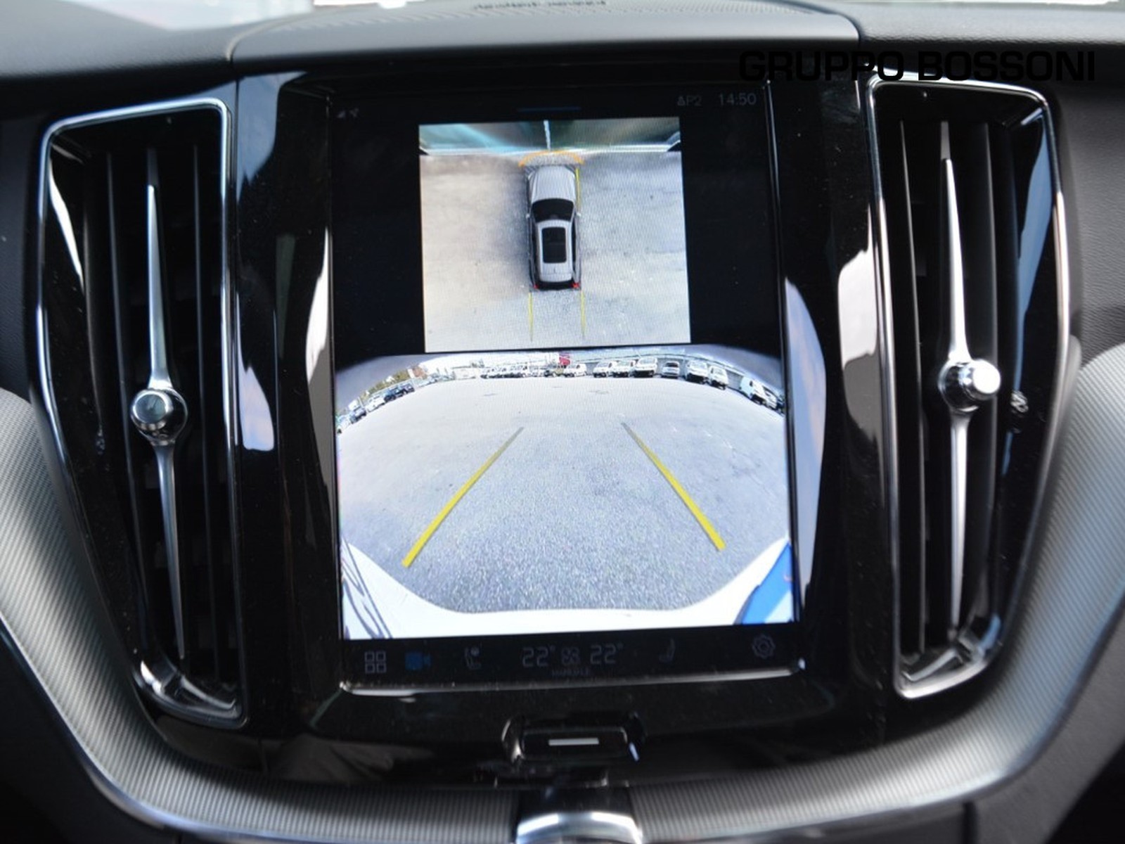 21 - Volvo XC60 2.0 t6 plug-in hybrid plus dark awd automatico