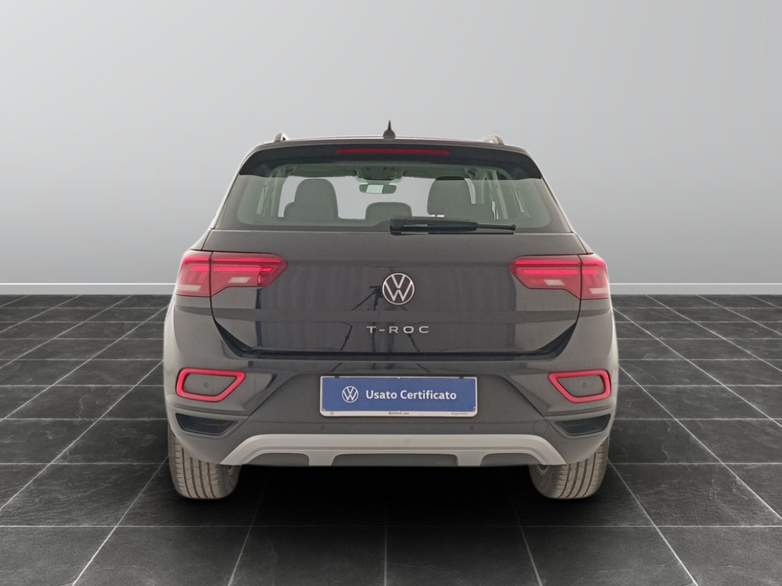 5 - Volkswagen T-Roc 1.0 tsi 110cv life