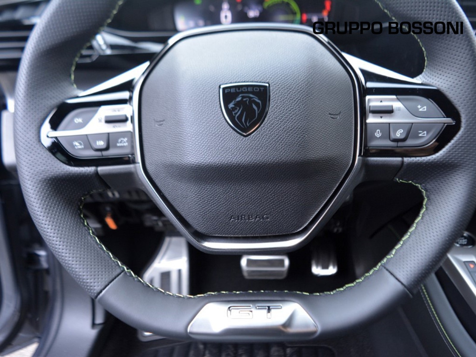 16 - Peugeot 308 1.2 hybrid 136cv gt e-dcs6