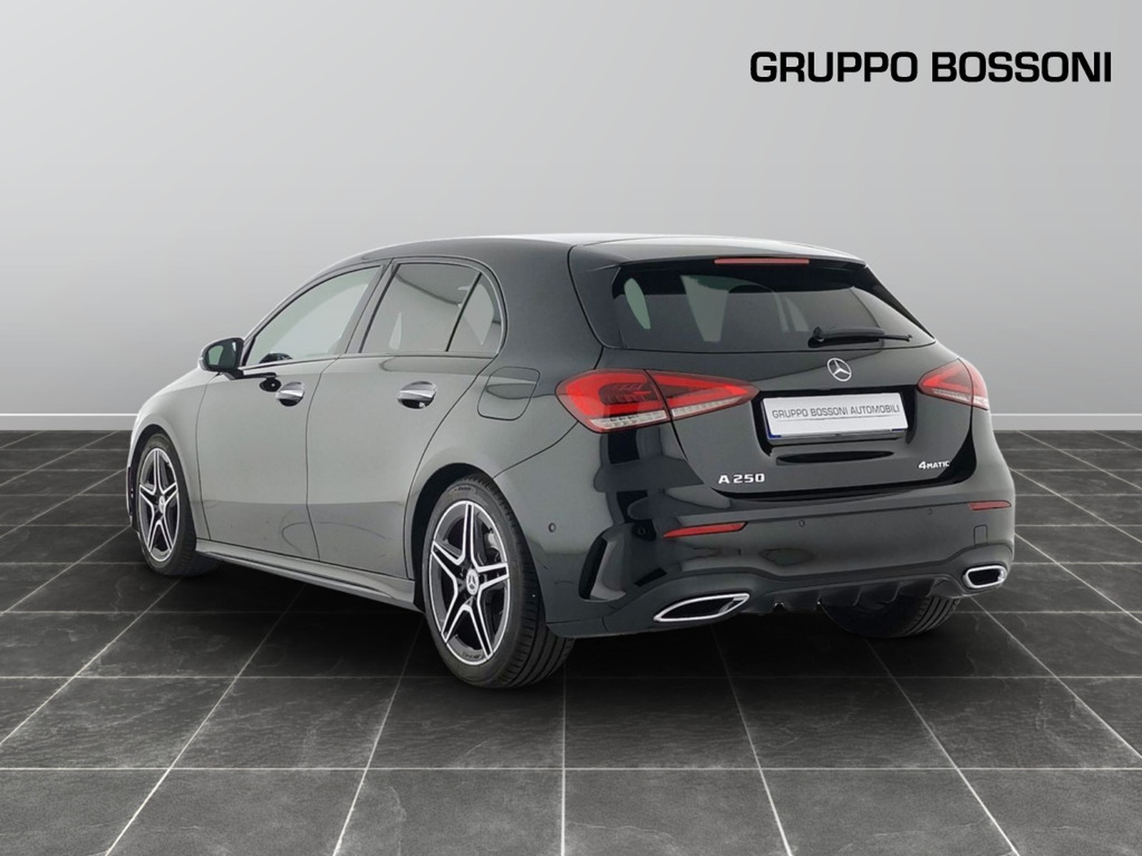 4 - Mercedes Classe A 250 premium 4matic 7g-dct