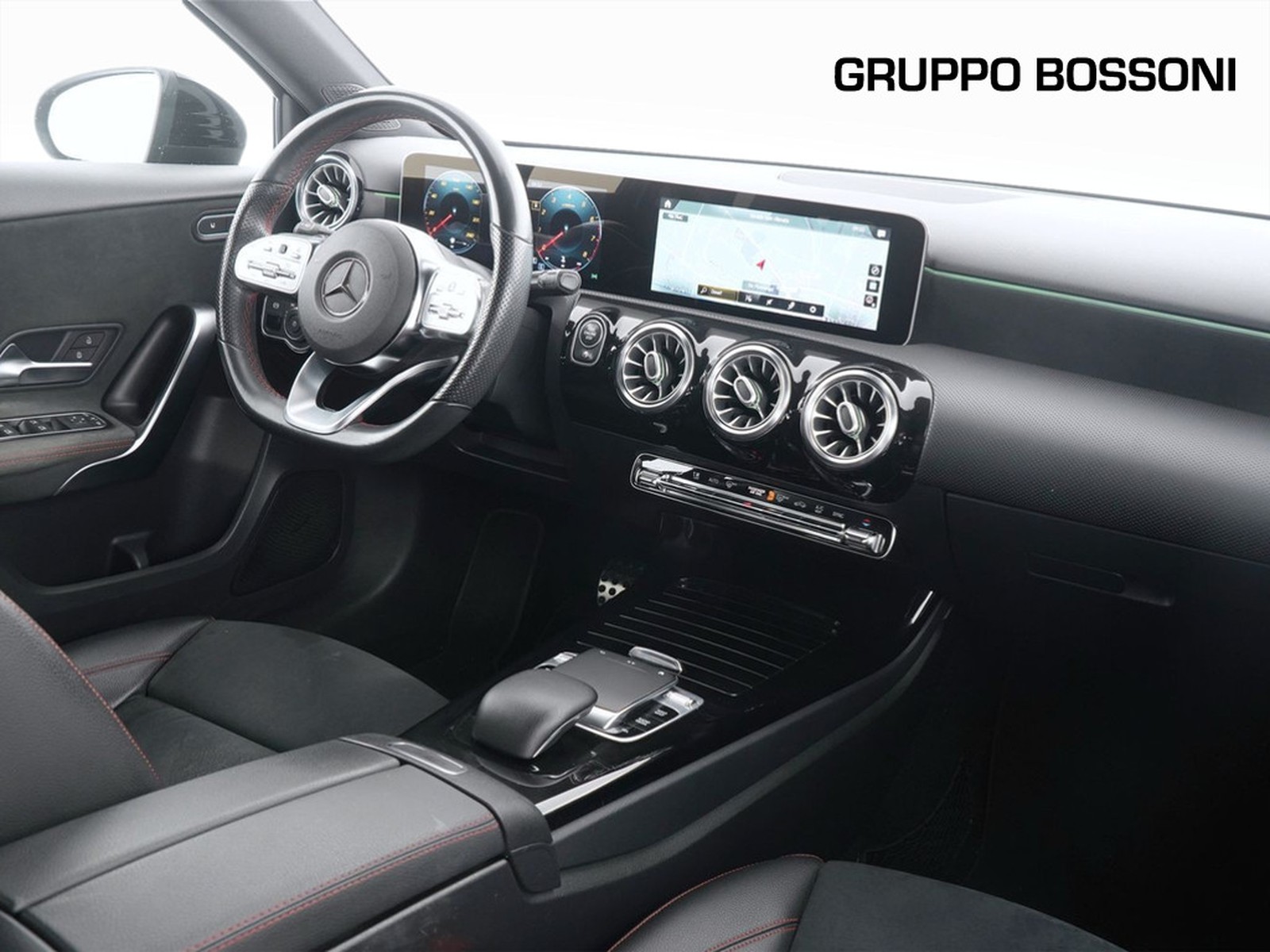6 - Mercedes Classe A 250 premium 4matic 7g-dct