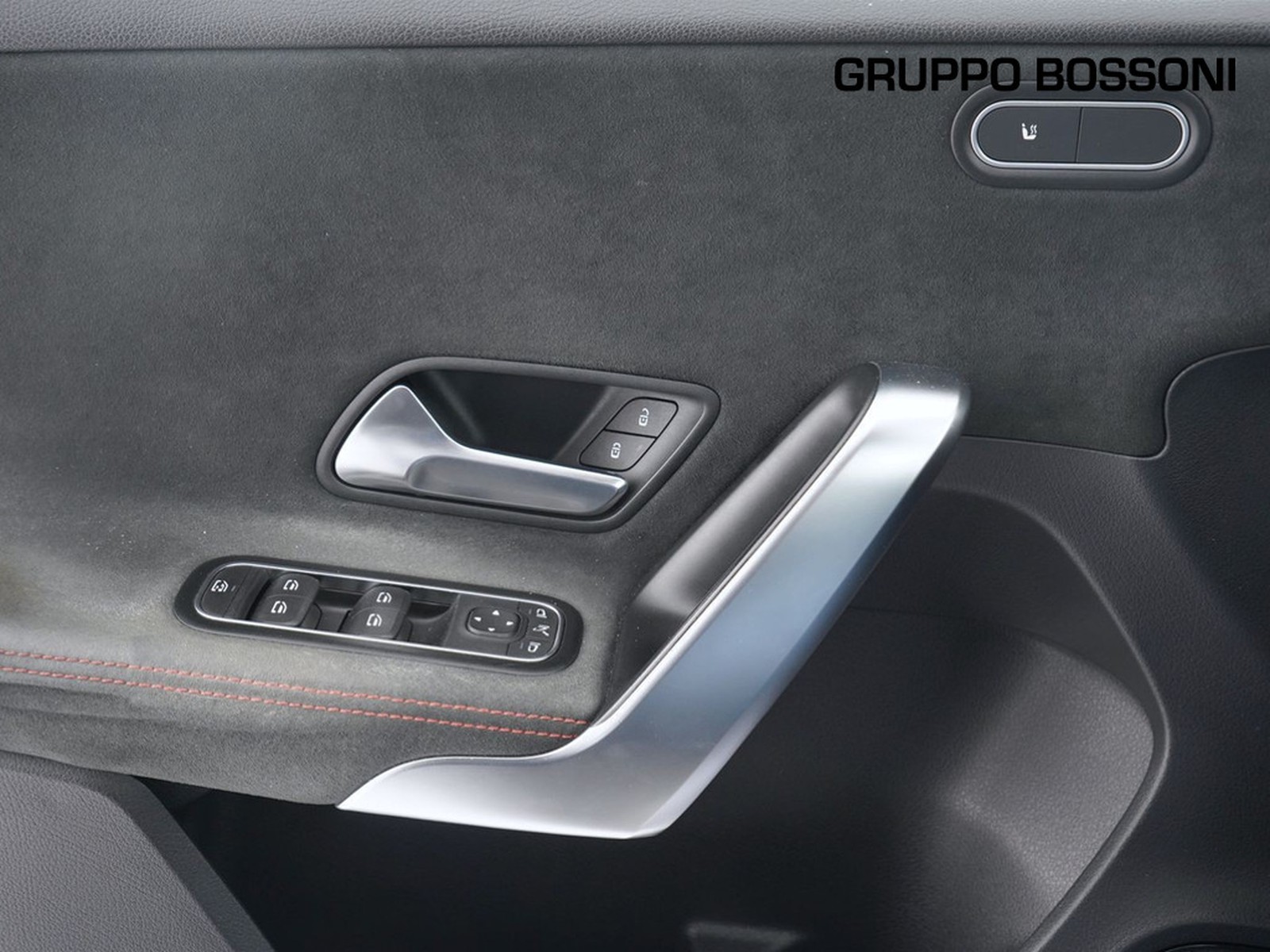 17 - Mercedes Classe A 250 premium 4matic 7g-dct