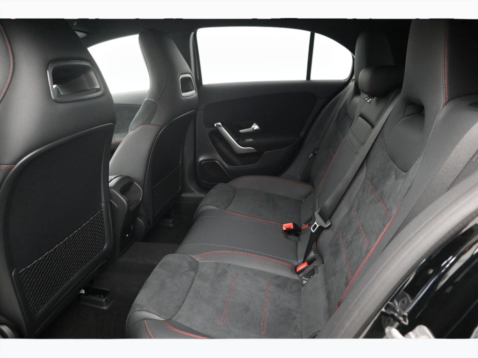 8 - Mercedes Classe A 250 e plug-in-hybrid amg line advanced plus speedshift dct amg 8g