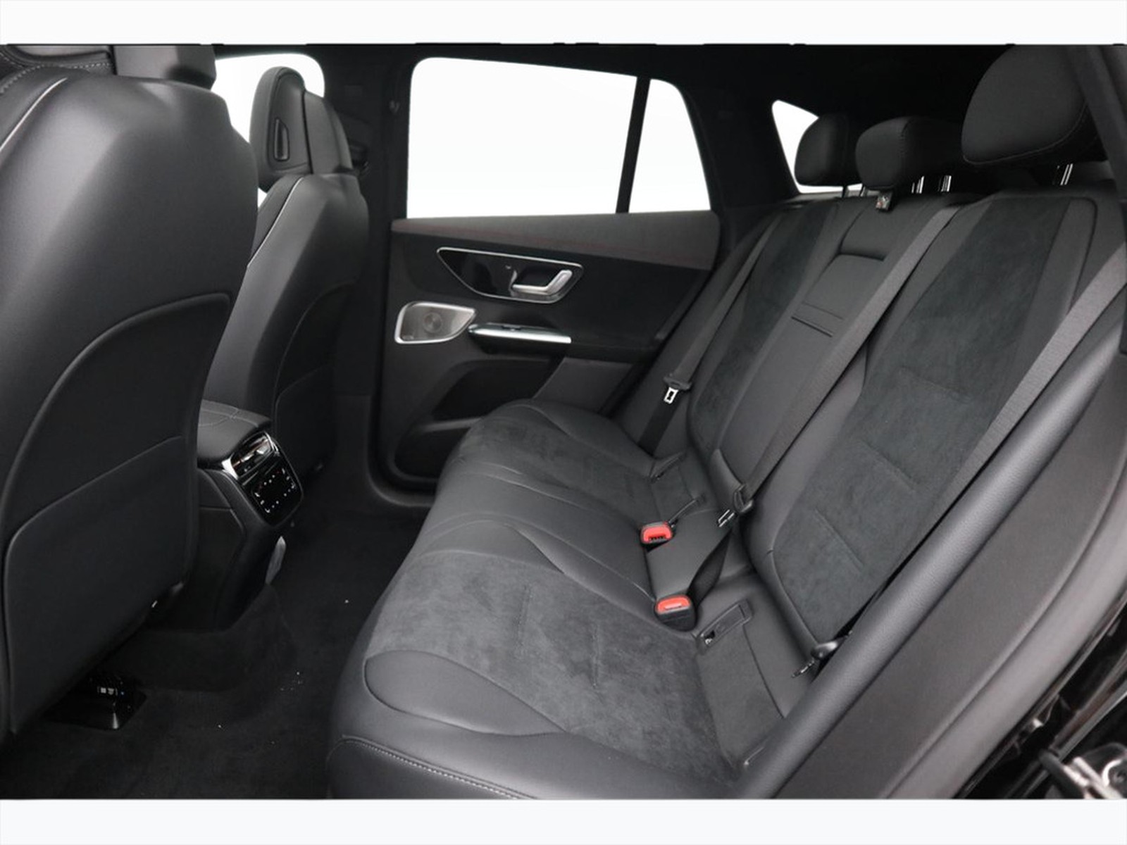 8 - Mercedes EQE suv 350 amg line premium 4matic