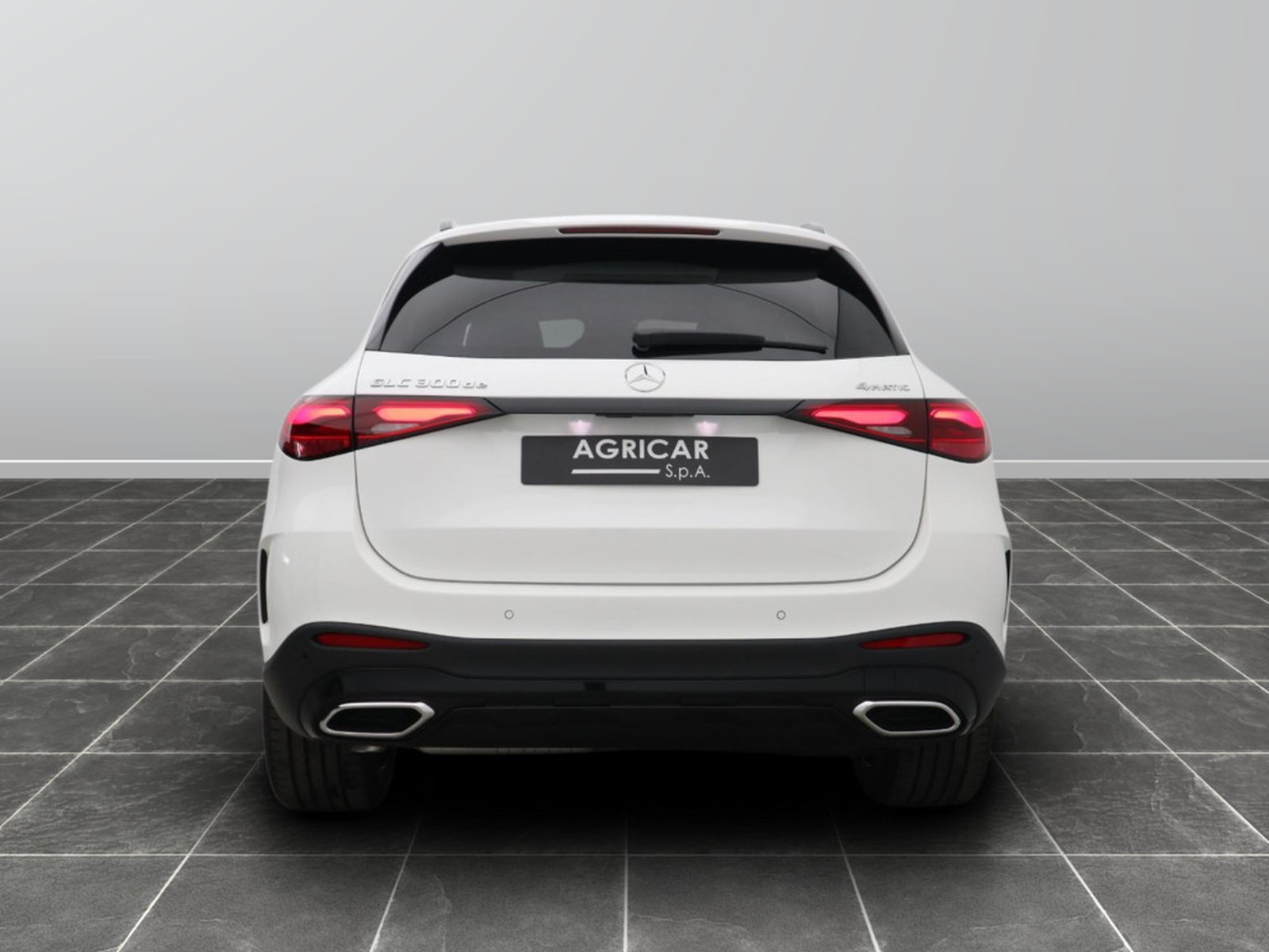 6 - Mercedes GLC suv 300 de plug in hybrid amg line advanced tech 4matic 9g-tronic