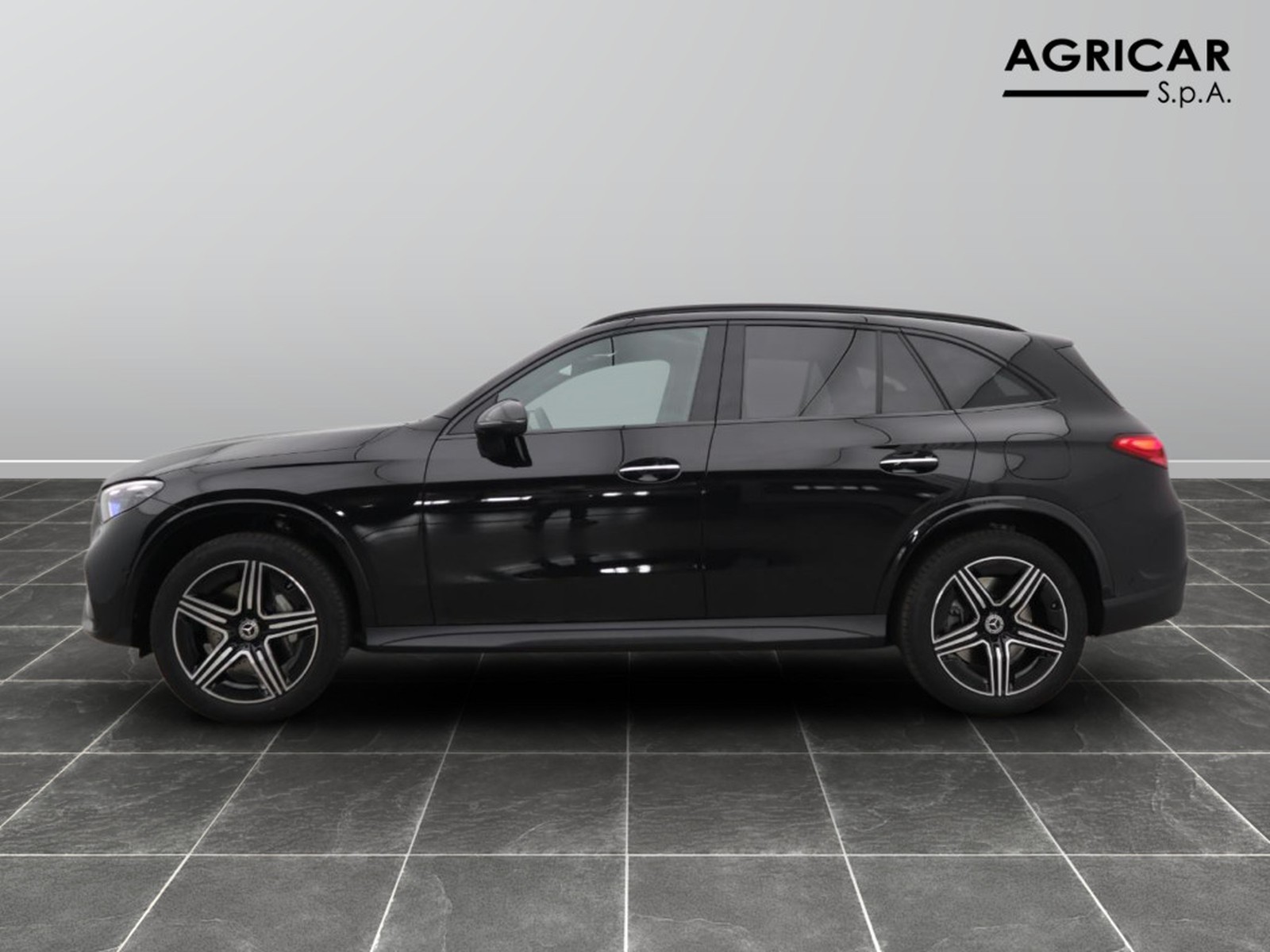 3 - Mercedes GLC suv 300 de plug in hybrid amg line premium tech 4matic 9g-tronic