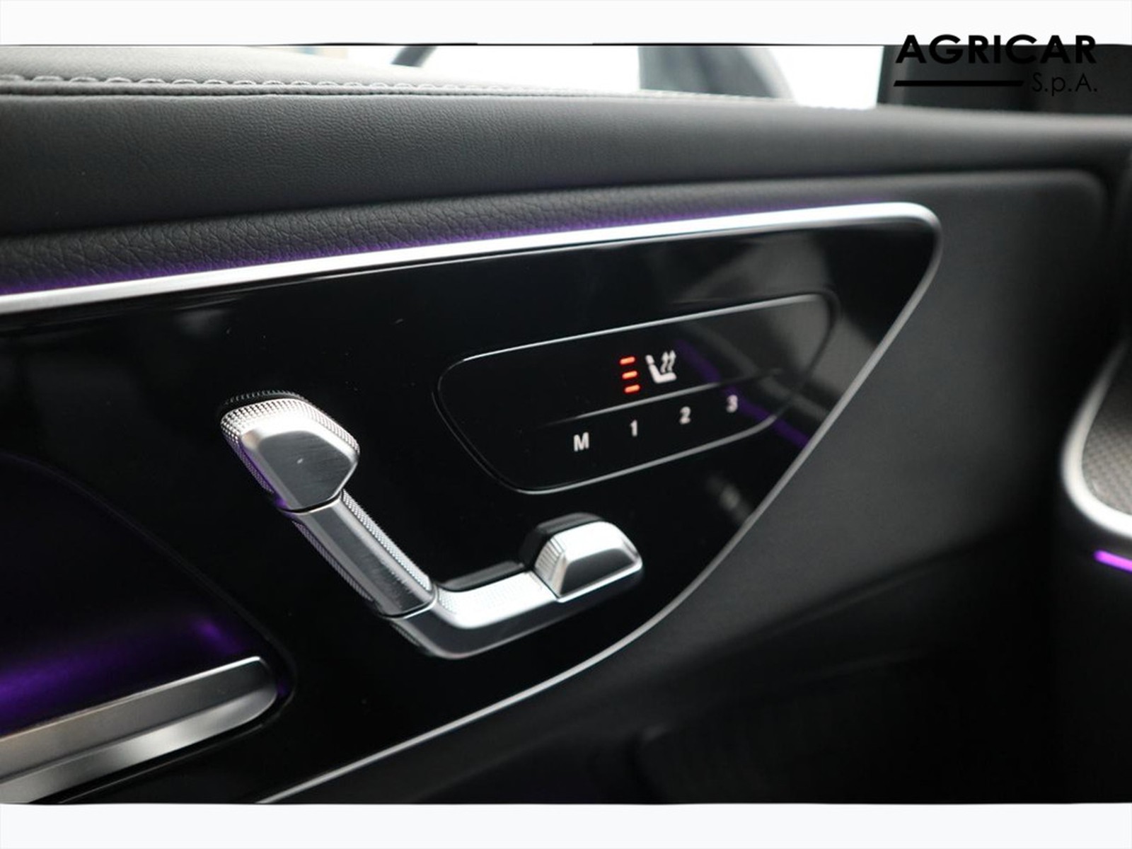 15 - Mercedes GLC suv 300 de plug in hybrid amg line premium tech 4matic 9g-tronic