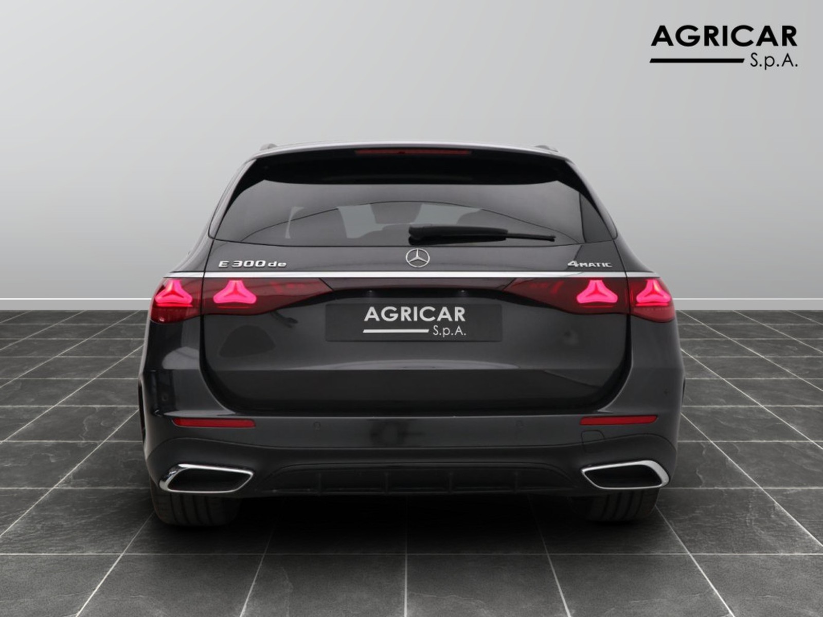 6 - Mercedes Classe E station wagon 300 de plug in hybrid amg line premium plus 4matic 9g-tronic