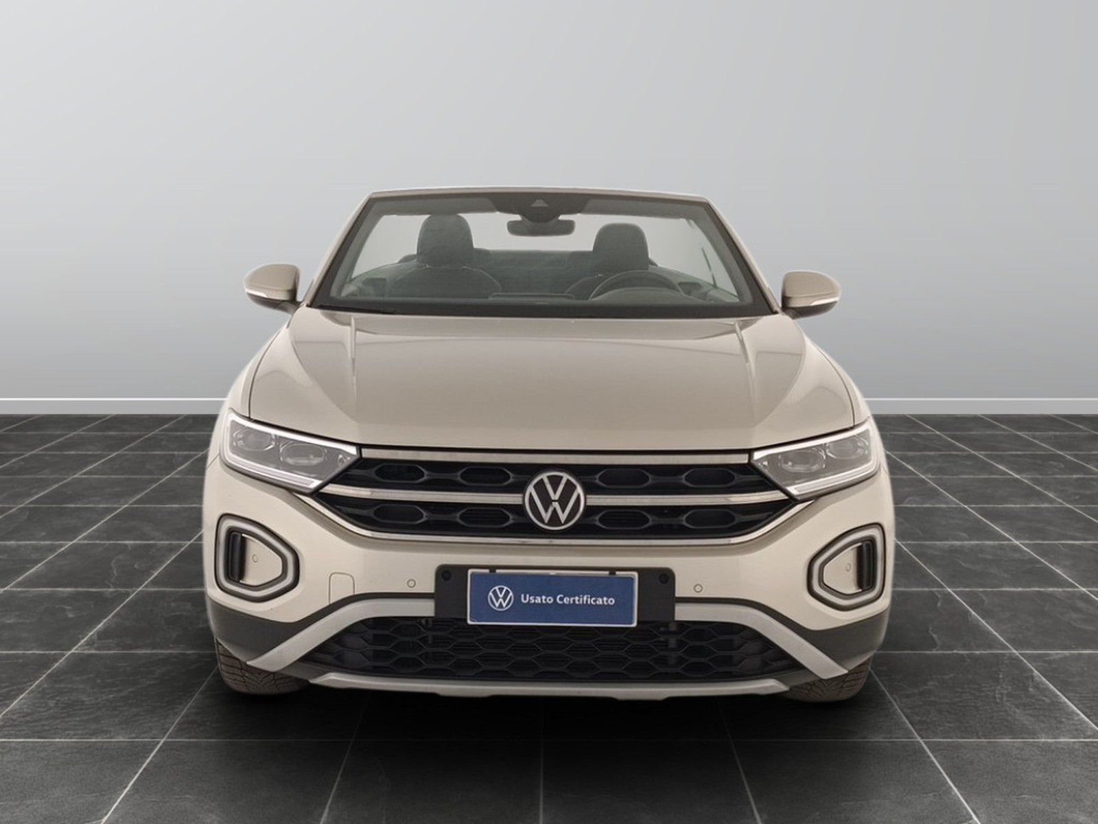 2 - Volkswagen T-Roc cabriolet 1.0 tsi 110cv style
