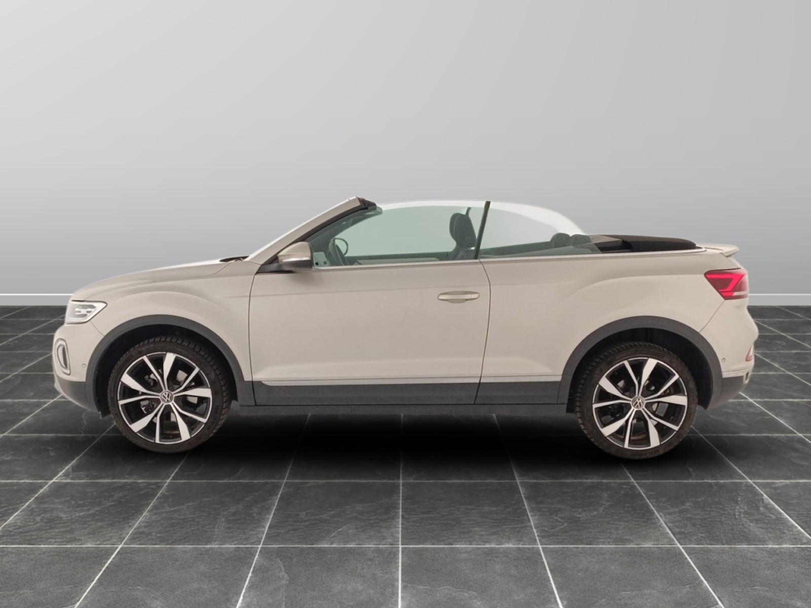 3 - Volkswagen T-Roc cabriolet 1.0 tsi 110cv style