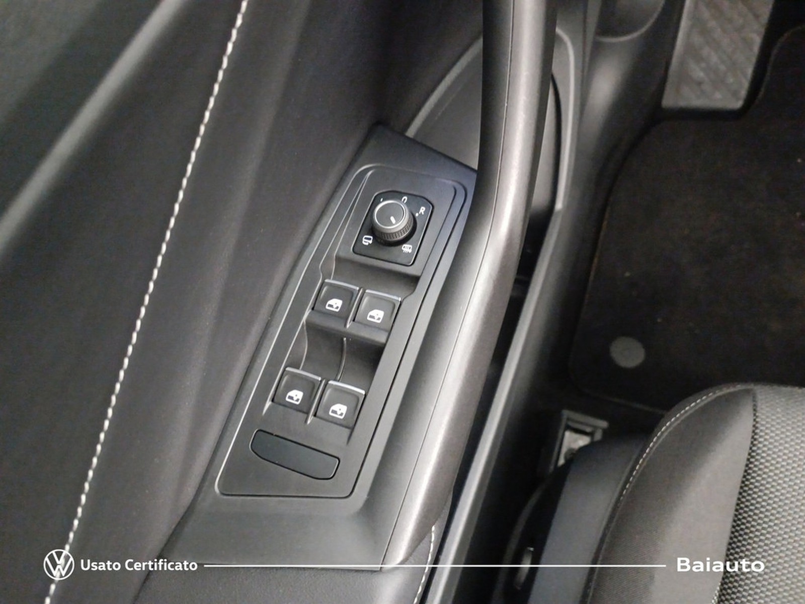 18 - Volkswagen T-Roc cabriolet 1.0 tsi 110cv style