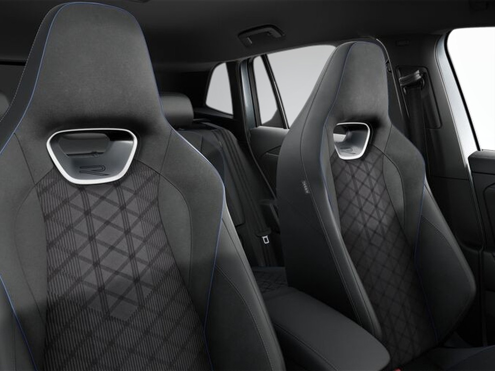 8 - Volkswagen Tiguan 1.5 etsi act 150cv r-line dsg