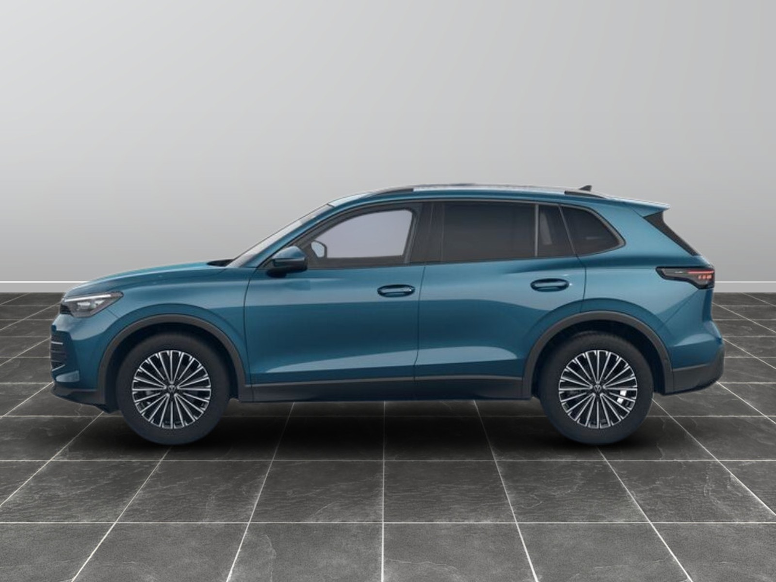 2 - Volkswagen Tiguan 1.5 etsi act 150cv edition plus dsg