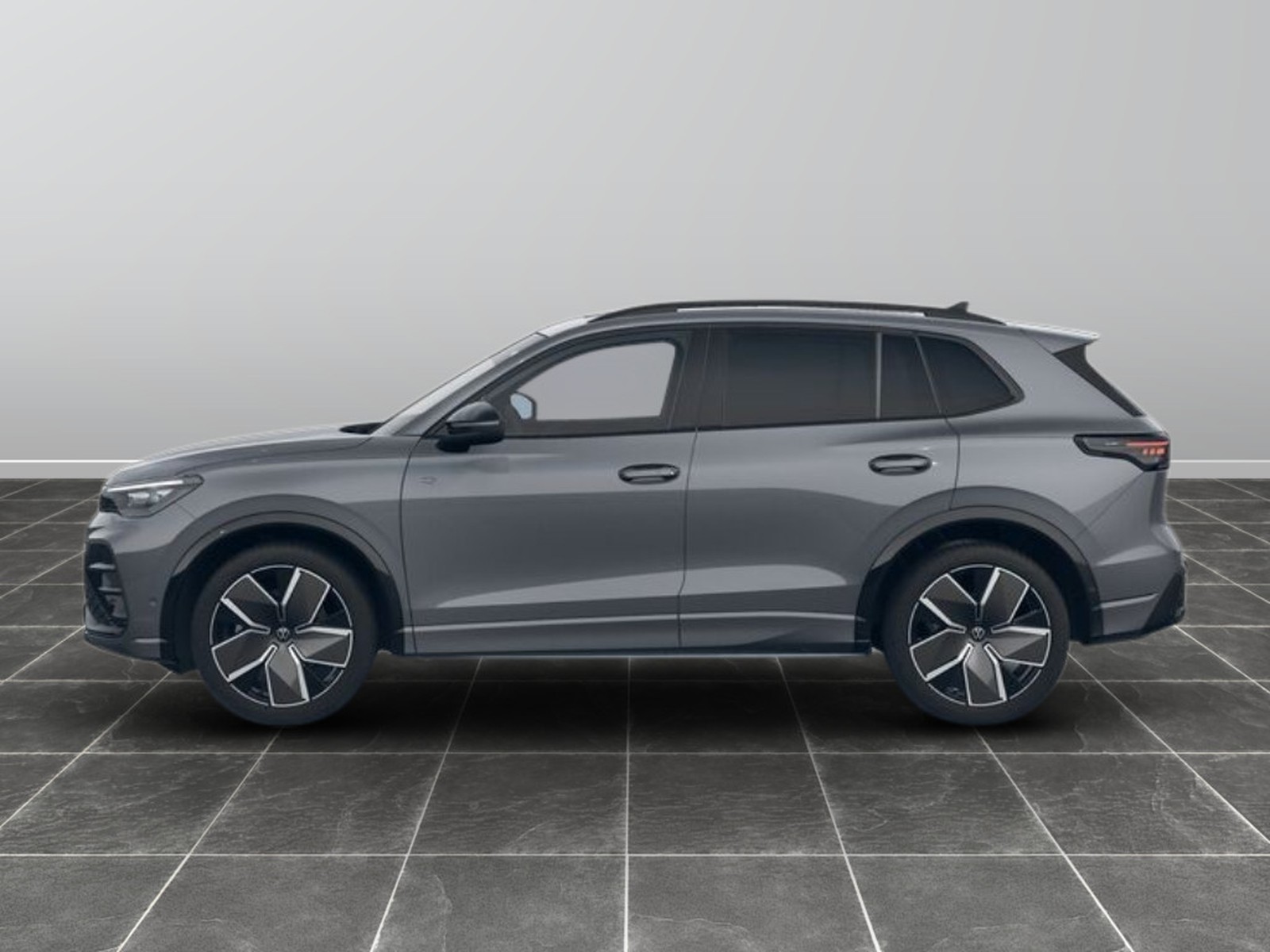 2 - Volkswagen Tiguan 2.0 tdi scr 193cv r-line plus 4motion dsg