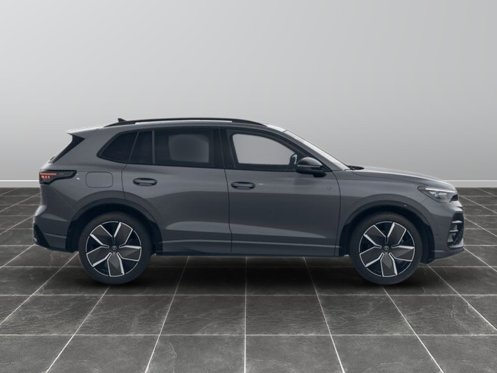 3 - Volkswagen Tiguan 2.0 tdi scr 193cv r-line plus 4motion dsg