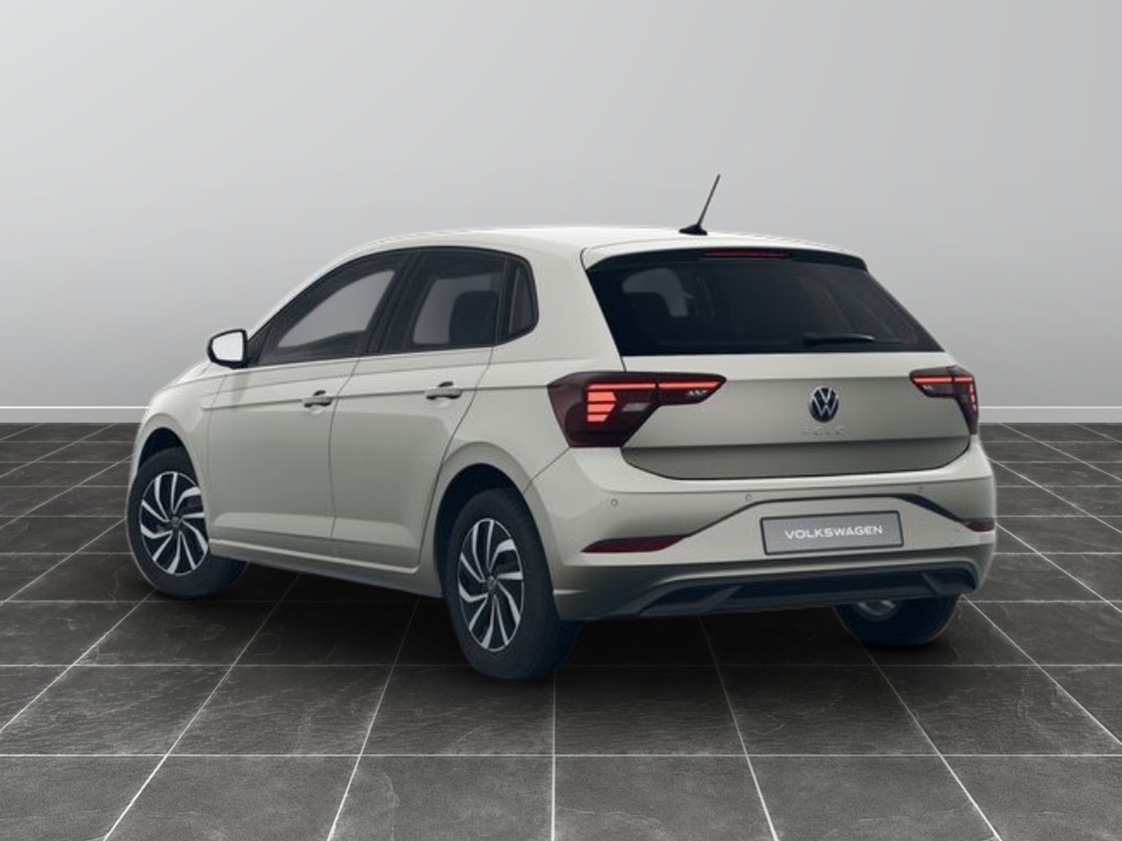 4 - Volkswagen Polo 1.0 tsi 95cv edition plus